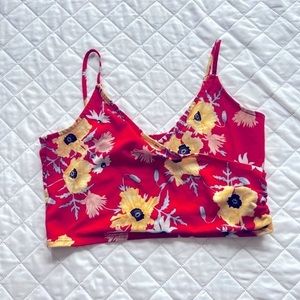 Cute red floral crop top (7/$25) ☀️ Sale